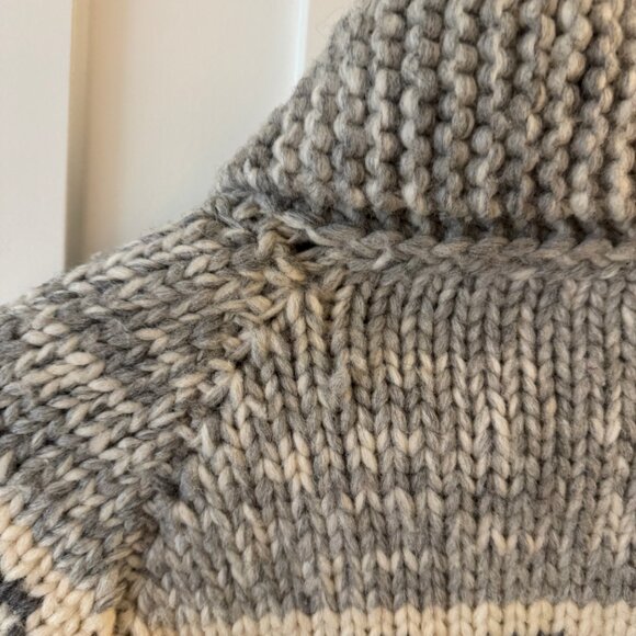 VINTAGE SUPER CHUNKY ZIP UP "COWICHAN" SWEATER SIZE XS KNIT - Picture 6 of 10